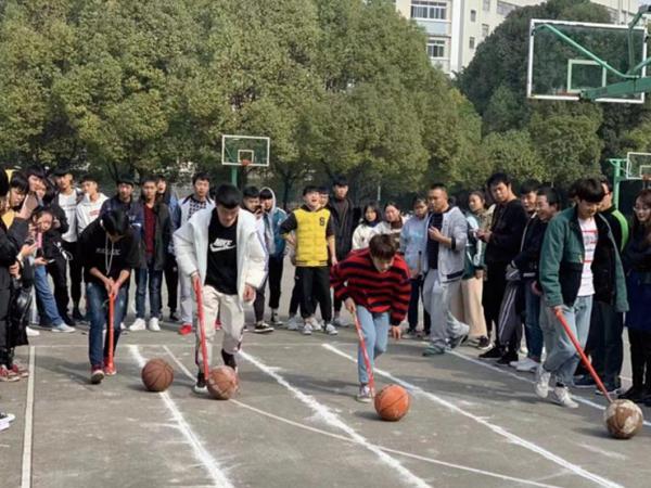 贵州铝业技师学院学生趣味活动